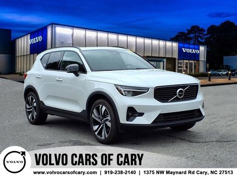 Certified 2023 Volvo XC40 B5 Plus w/ Protection Package Premier image 1