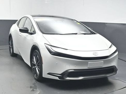 Used 2024 Toyota Prius Limited FWD image 2