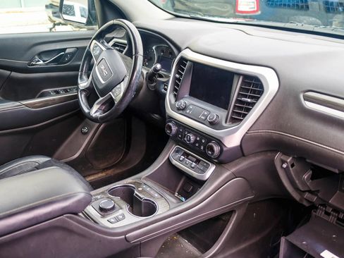 Used 2020 GMC Acadia SLT AWD/4WD image 3