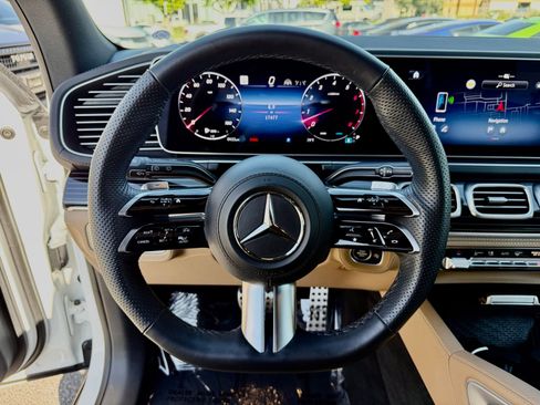 Used 2024 Mercedes-Benz GLS 450 4MATIC image 30