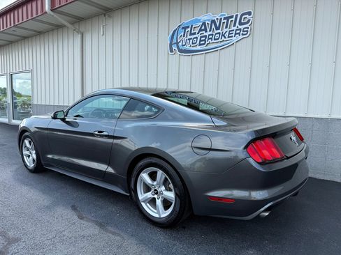 Used 2016 Ford Mustang Coupe RWD image 5
