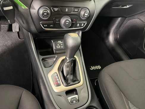 Used 2016 Jeep Cherokee 75th Anniversary image 19