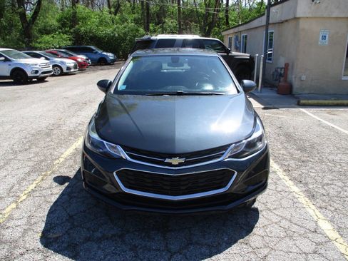Used 2017 Chevrolet Cruze LT image 11