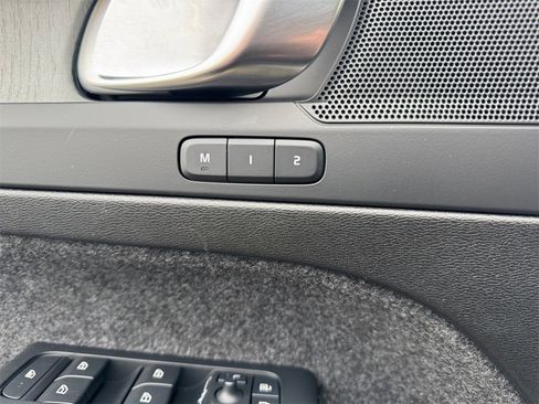 Certified 2025 Volvo XC40 B5 Core image 10