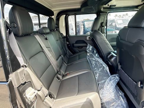 New 2026 Jeep Gladiator Mojave AWD/4WD image 30