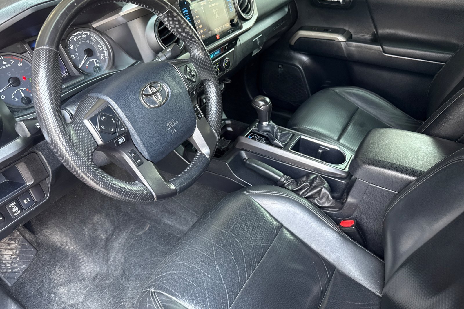 Used 2019 Toyota Tacoma TRD Off-Road AWD/4WD image 9