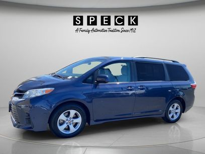 Used 2020 Toyota Sienna LE w/ Carpet Mat Package