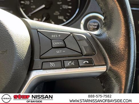 Used 2017 Nissan Rogue SV image 22