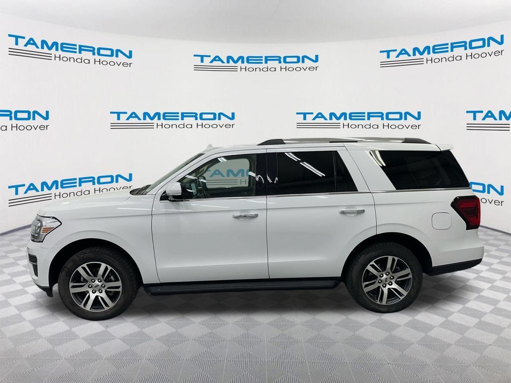 Used 2024 Ford Expedition Limited AWD/4WD image 2
