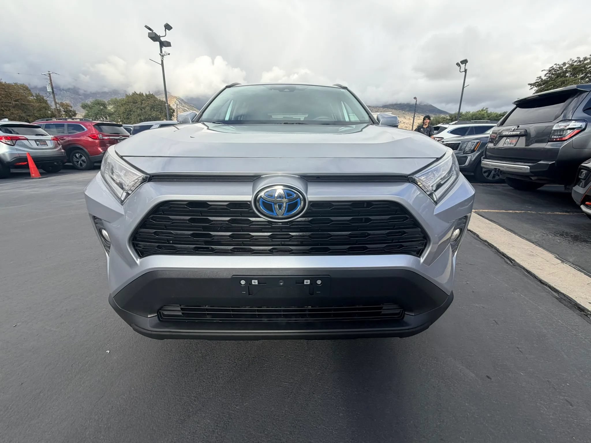 Used 2021 Toyota RAV4 XLE w/ XLE Grade Weather Package AWD/4WD image 8
