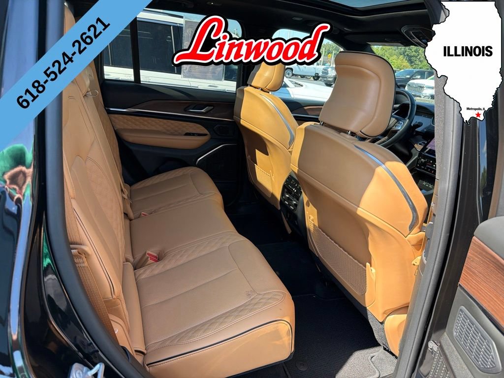 Used 2025 Jeep Grand Cherokee Summit AWD/4WD image 11
