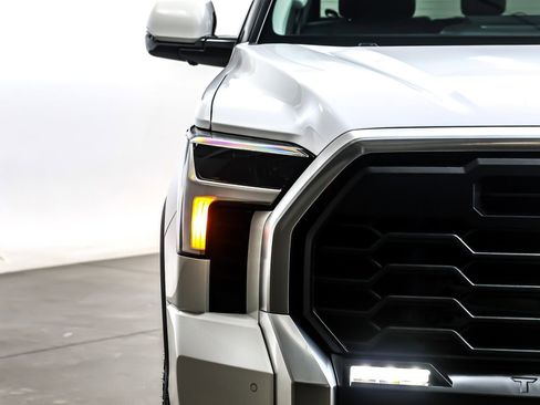 Used 2023 Toyota Tundra Limited image 15