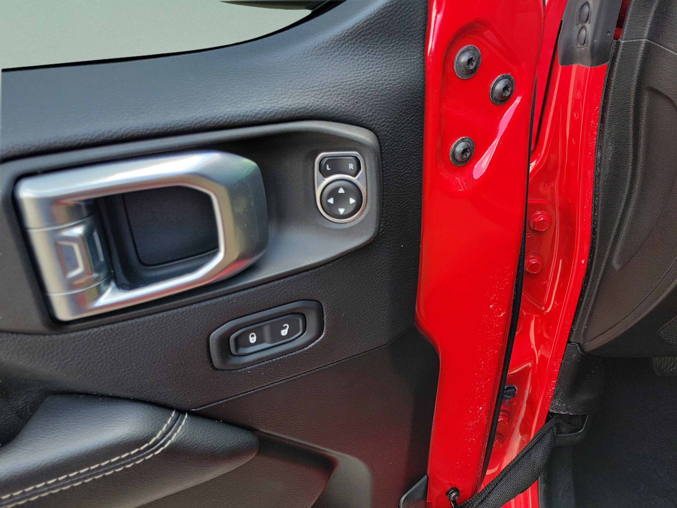 Used 2022 Jeep Wrangler Unlimited Sahara w/ Cold Weather Group AWD/4WD image 12
