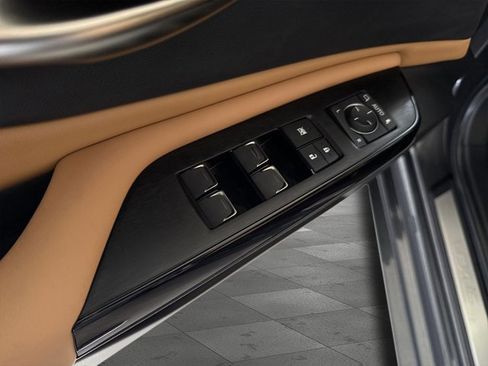 Certified 2025 Lexus ES 350 w/ Premium Package image 10