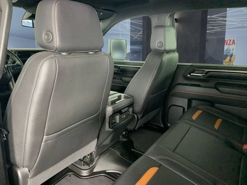 Used 2024 GMC Sierra 2500 AT4 w/ AT4 Preferred Package AWD/4WD image 17