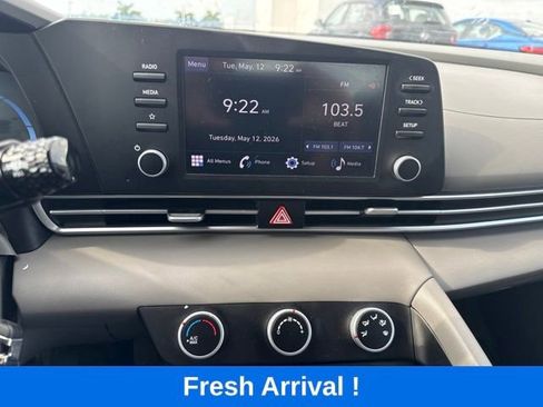 Used 2024 Hyundai Elantra SE FWD image 6