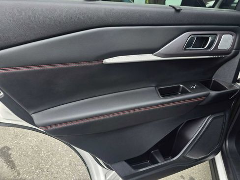 Used 2025 Ford Explorer ST image 23