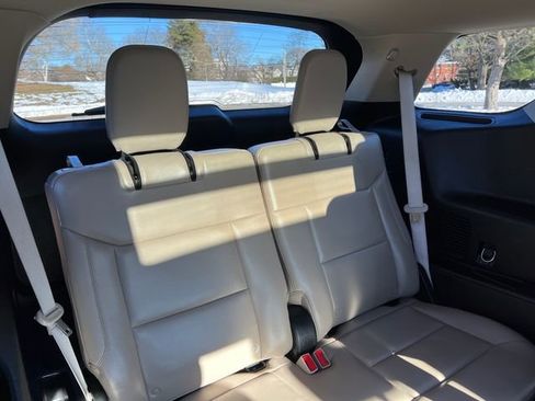 Used 2022 Ford Explorer XLT w/ Equipment Group 202A image 32