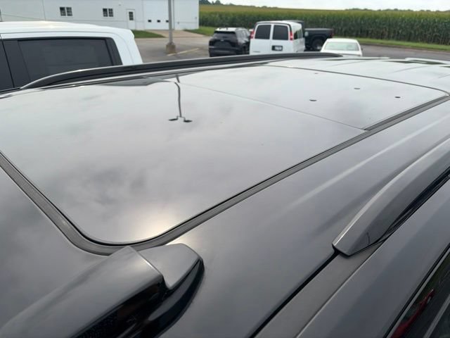 Used 2025 GMC Yukon AT4 AWD/4WD image 4