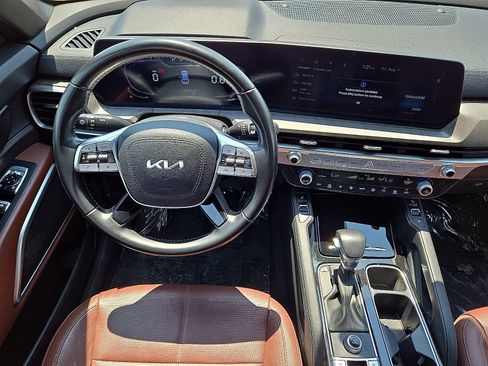 Used 2023 Kia Telluride EX w/ EX Captain's Chair Package FWD image 17