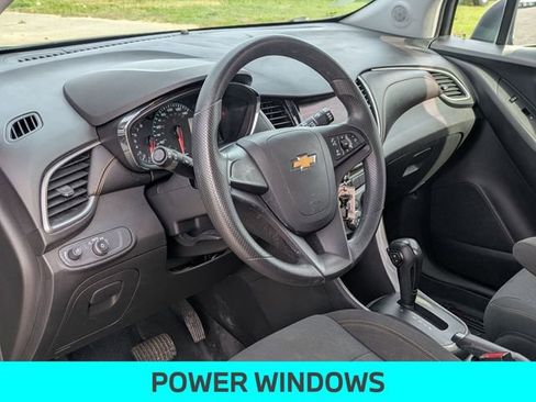 Used 2022 Chevrolet Trax LS image 14