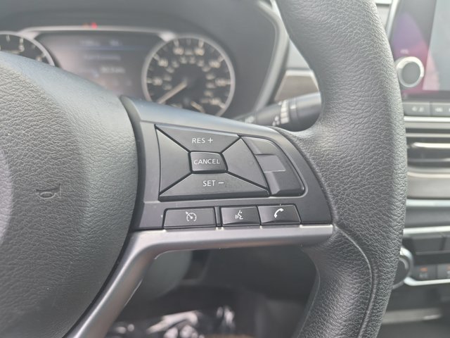 Used 2025 Nissan Altima 2.5 SV FWD image 21
