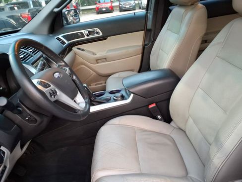 Used 2014 Ford Explorer Limited w/ Equipment Group 302A AWD/4WD image 11
