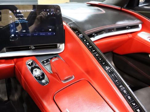 Used 2024 Chevrolet Corvette Stingray Premium Conv w/ Z51 Performance Package image 57