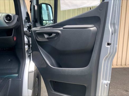 New 2025 Mercedes-Benz Sprinter 2500 image 10