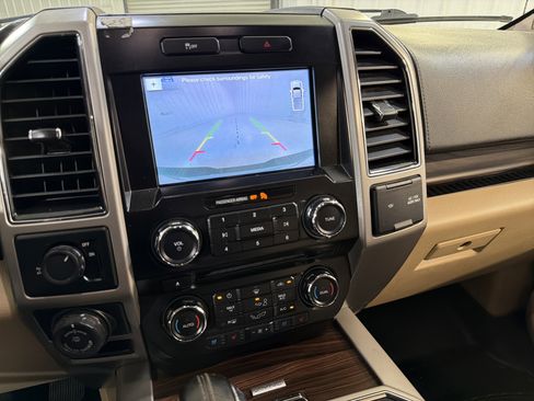 Used 2017 Ford F150 Lariat image 18