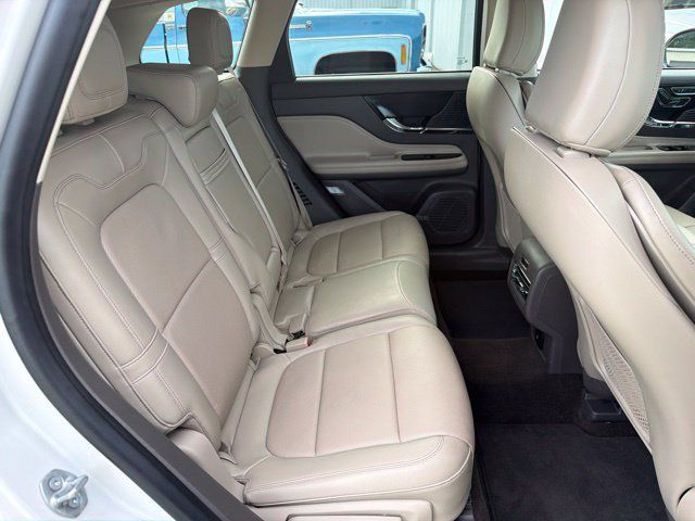 Used 2022 Lincoln Corsair FWD w/ Premium Package image 11