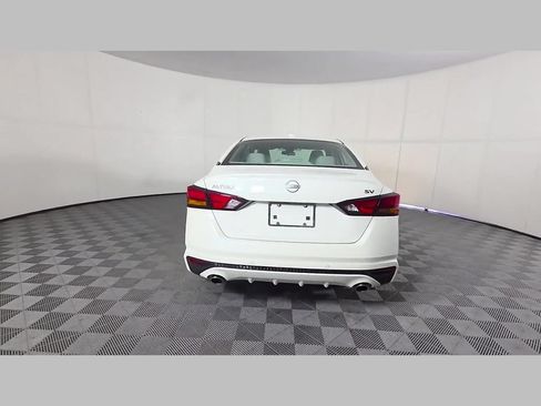 Used 2024 Nissan Altima 2.5 SV w/ SV Premium Package FWD image 42