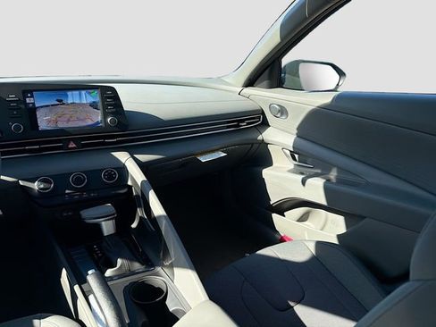 New 2026 Hyundai Elantra SE image 21