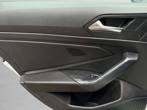 Used 2022 Volkswagen Jetta SE image 16