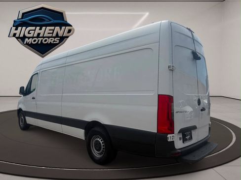 Used 2021 Mercedes-Benz Sprinter 2500 w/ Driver Convenience Package image 4