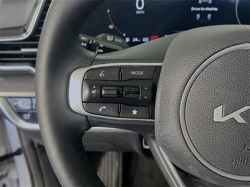 Used 2024 Kia Sportage SX image 16