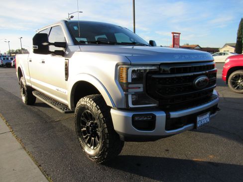 Used 2020 Ford F250 Lariat image 3