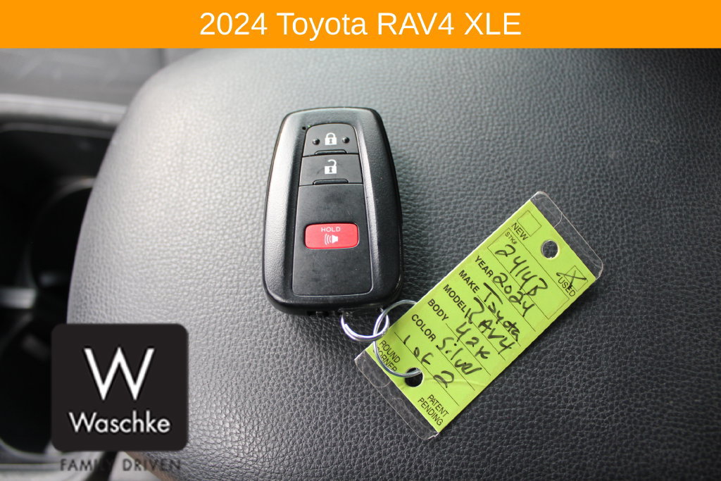 Used 2024 Toyota RAV4 XLE AWD/4WD image 32