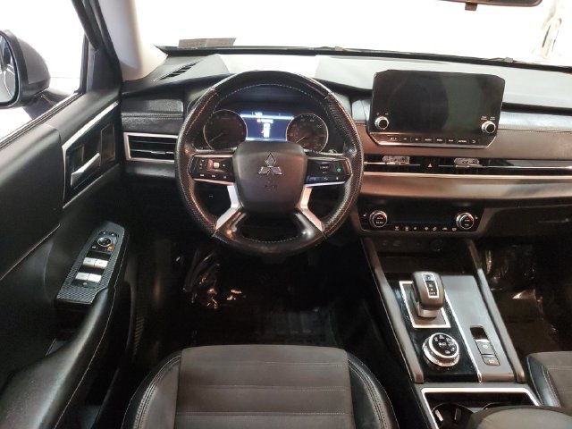 Used 2022 Mitsubishi Outlander SE AWD/4WD image 15