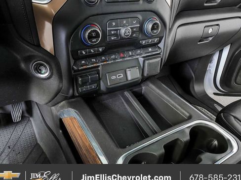 Certified 2021 Chevrolet Silverado 1500 High Country w/ Technology Package AWD/4WD image 18