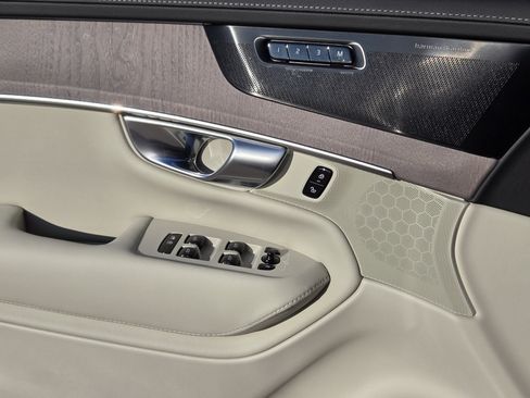 New 2026 Volvo XC90 B6 Ultra w/ Protection Package Premier image 26