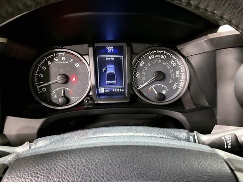 Used 2018 Toyota Tacoma TRD Sport w/ Technology Package image 25