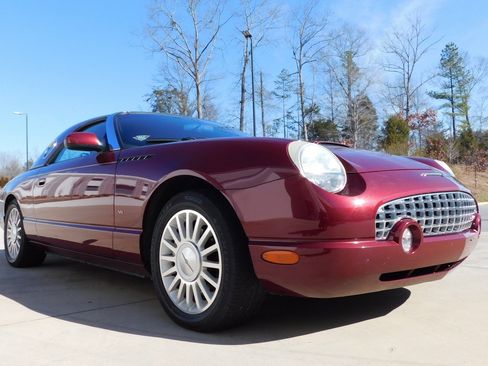 Used 2004 Ford Thunderbird image 35