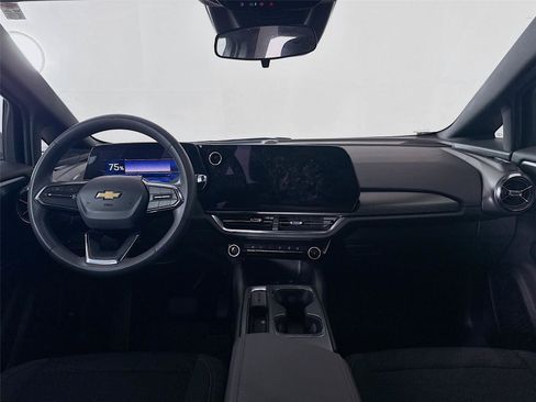 Used 2025 Chevrolet Equinox EV LT w/ LPO, All-Weather Mat Package FWD image 3