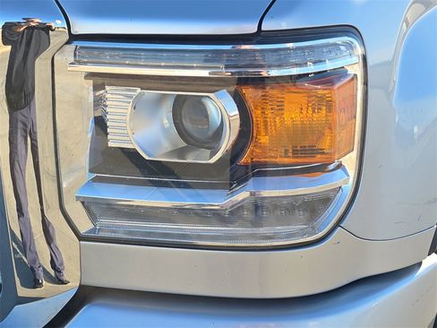 Used 2017 GMC Sierra 2500 Denali w/ Duramax Plus Package image 32