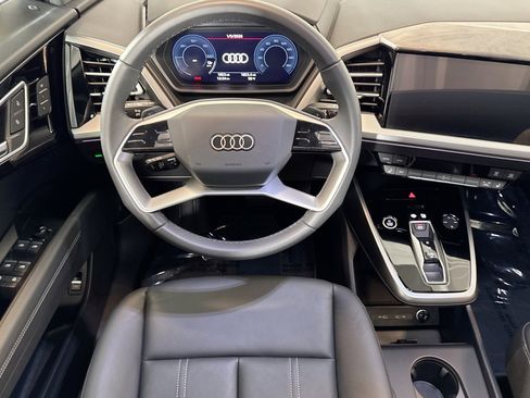 Used 2025 Audi Q4 e-tron Premium Plus w/ Premium Plus image 21