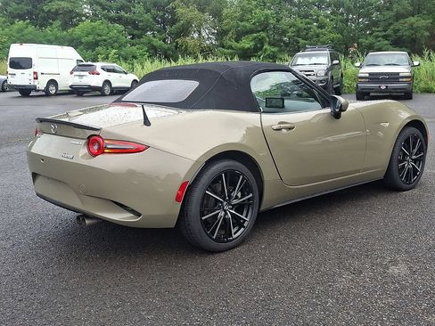 Used 2024 MAZDA MX-5 Miata Grand Touring w/ Weather Package RWD image 12