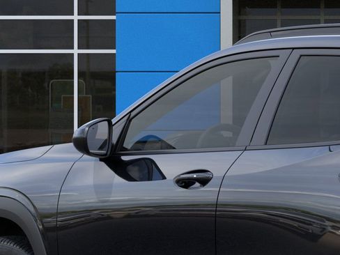 New 2025 Chevrolet Trax LT w/ Sunroof Package image 36