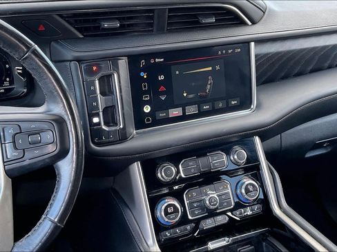 Used 2022 GMC Yukon XL Denali image 7