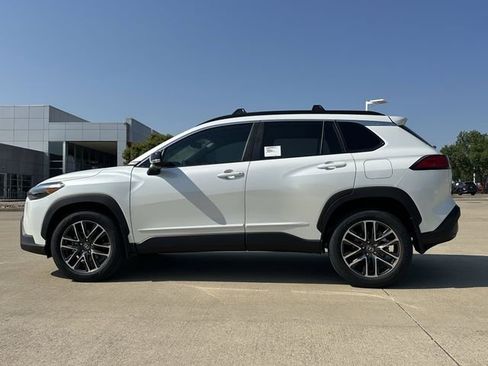 New 2026 Toyota Corolla Cross XLE w/ Convenience Package image 2